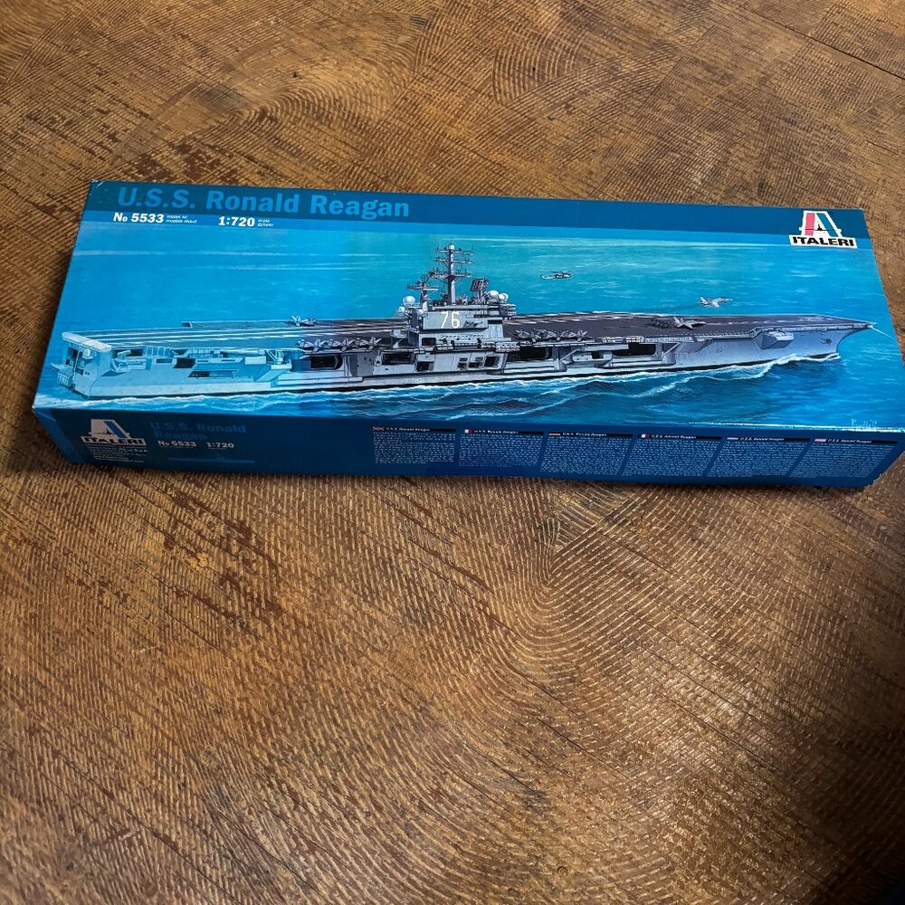 Italeri Model Kit USS Ronald Regan Military Aircraft Carrier 1:720 Sealed Box